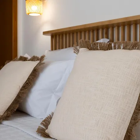 Alma Invicta Villa *