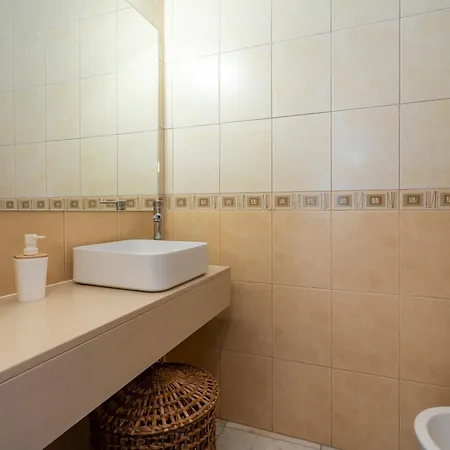 Alma Invicta Villa *