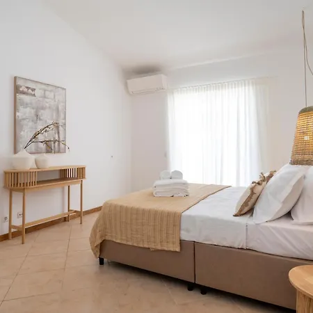 Alma Invicta 别墅 *